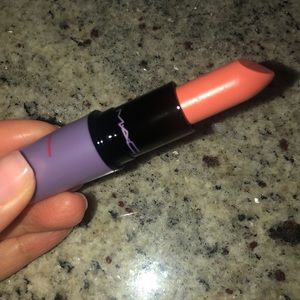 MAC RIOT HOUSE LIPSTICK